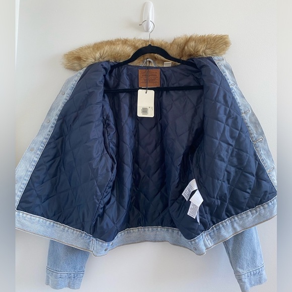 Levi’s Oversized Faux Fur Trucker Jacket Large In Furry Fury Medium Wash New - Picture 5 of 12